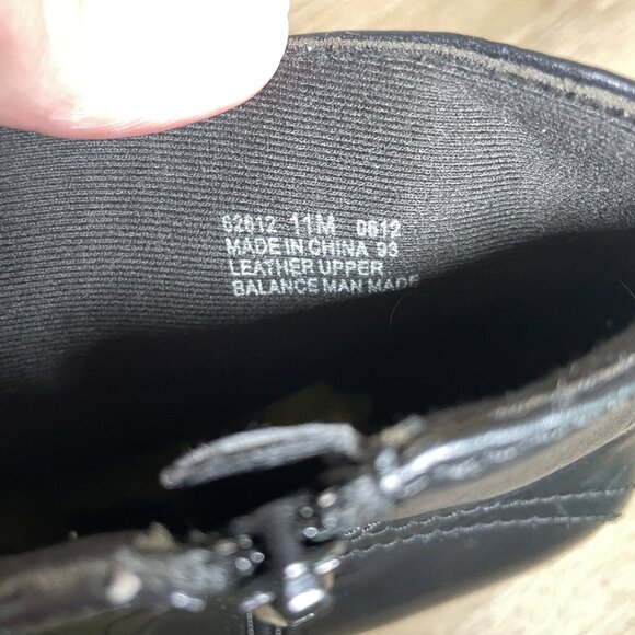 Women's Size 11 Clarks Black Leather Zip Up Heeled Ankle Bootie - Picture 9 of 10